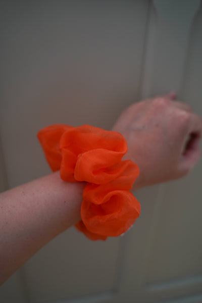 Lola organza scrunchie