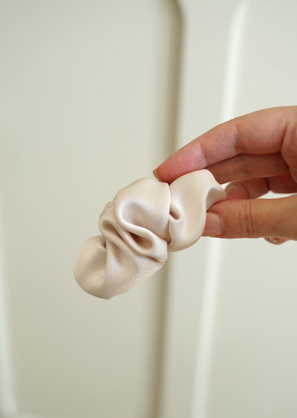 Dreamy barrette scrunchie slip